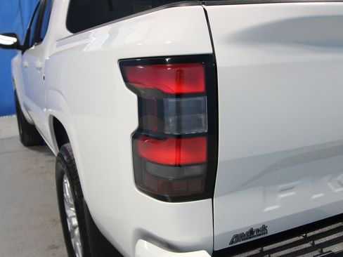 Used 2023 Nissan Frontier SV w/ SV Convenience Package image 39