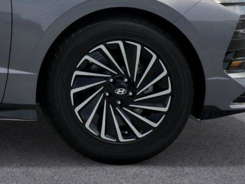 Certified 2025 Hyundai Sonata Limited image 8