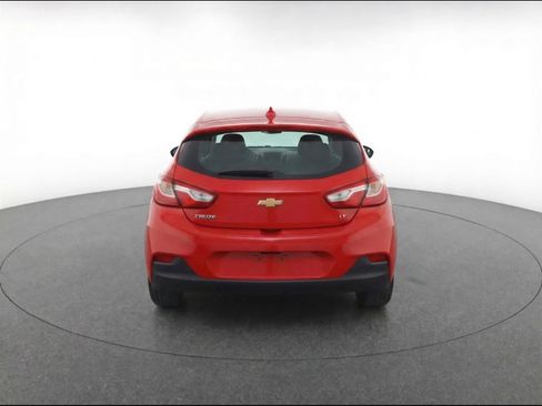 Used 2018 Chevrolet Cruze LT w/ Convenience Package image 2