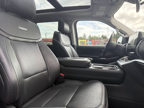 Used 2025 Ford Expedition Max Platinum AWD/4WD image 20