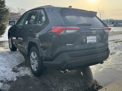 Used 2025 Toyota RAV4 XLE image 40