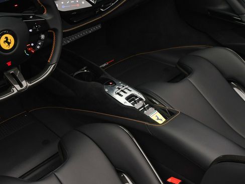 Used 2025 Ferrari SF90 Spider image 46