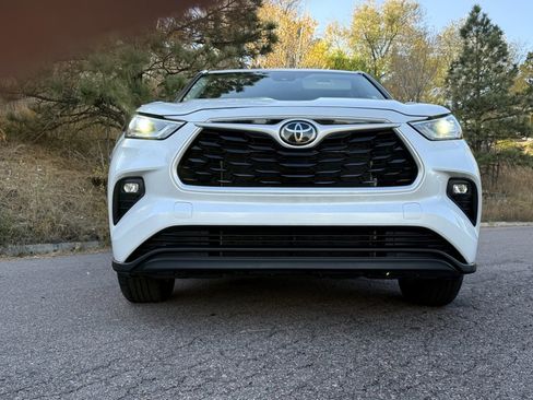 Used 2023 Toyota Highlander LE image 2