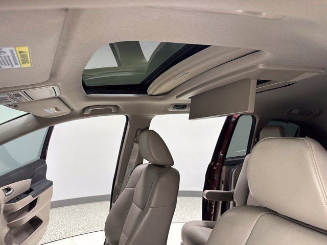 Used 2017 Honda Odyssey Touring Elite image 3