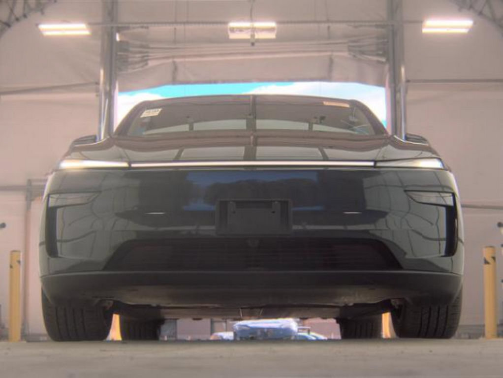 Used 2026 Tesla Model Y Long Range AWD/4WD image 3