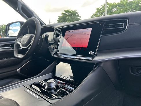 New 2025 Jeep Wagoneer Series II w/ Convenience Group I image 25