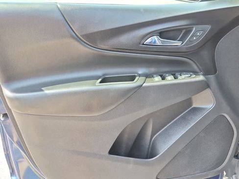 Used 2020 Chevrolet Equinox LT FWD image 9