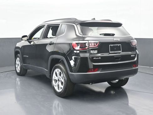 Used 2026 Jeep Compass Latitude AWD/4WD image 4