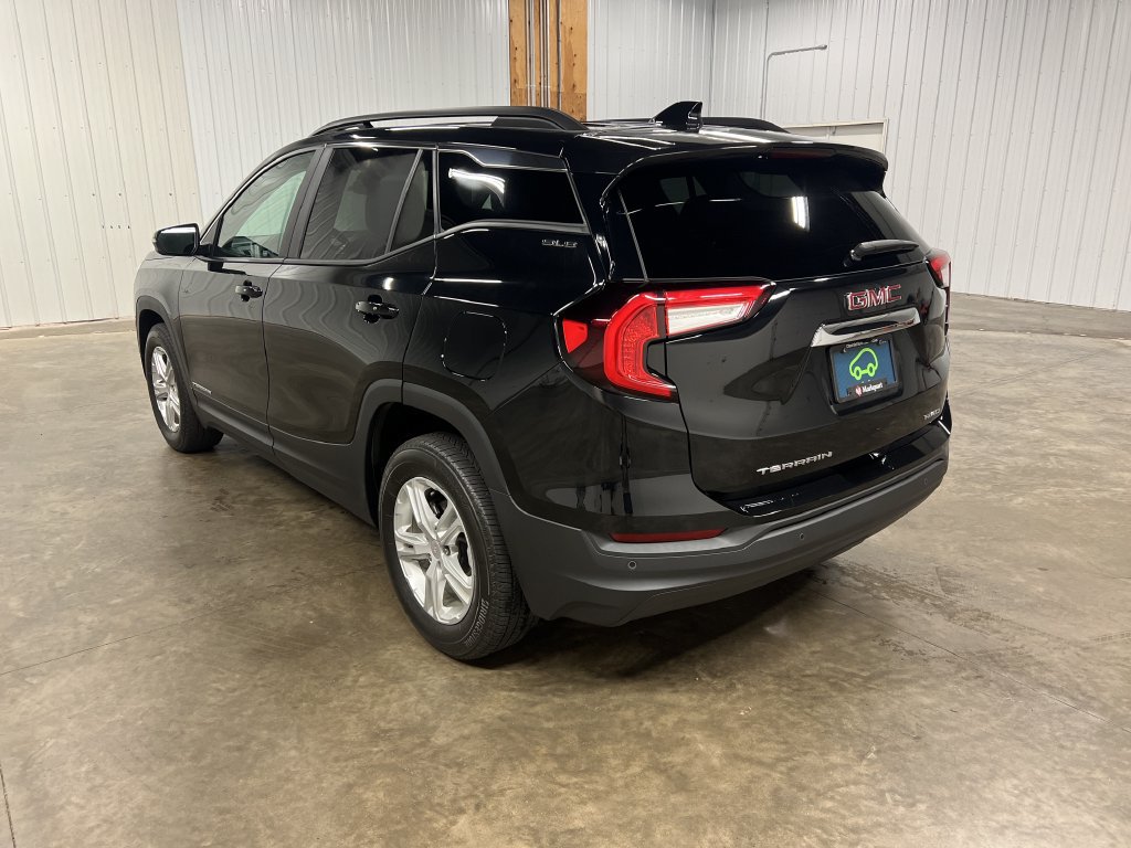 Certified 2023 GMC Terrain SLE w/ Driver Convenience Package AWD/4WD image 7