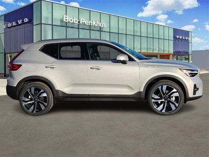 New 2025 Volvo XC40 B5 Plus w/ Climate Package