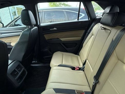 Used 2021 Volkswagen Atlas Cross Sport SEL R-Line FWD image 10