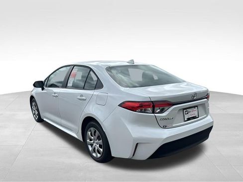 Used 2025 Toyota Corolla LE w/ Convenience Package FWD image 6