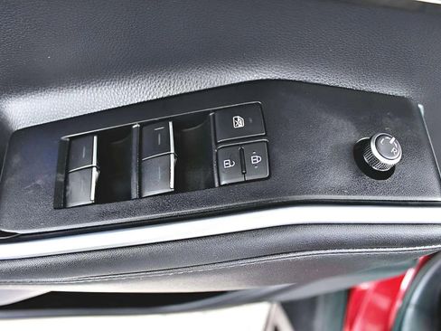 Used 2020 Toyota Highlander Limited image 31