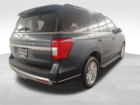 Used 2024 Ford Expedition XLT RWD image 8