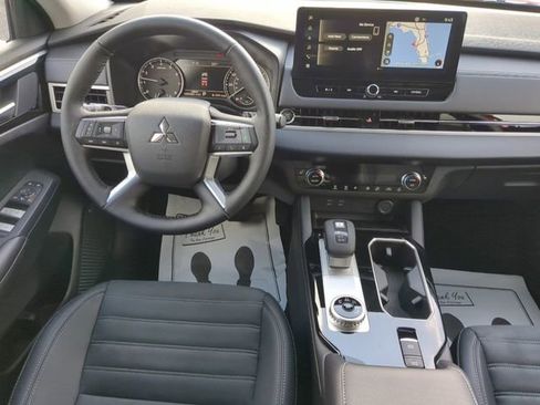 New 2026 Mitsubishi Outlander SE FWD image 17