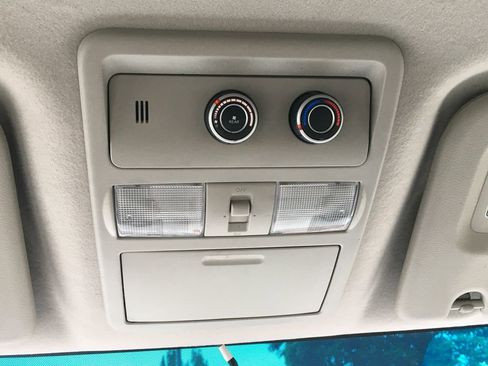 Used 2018 Nissan NV 3500 SL RWD image 14