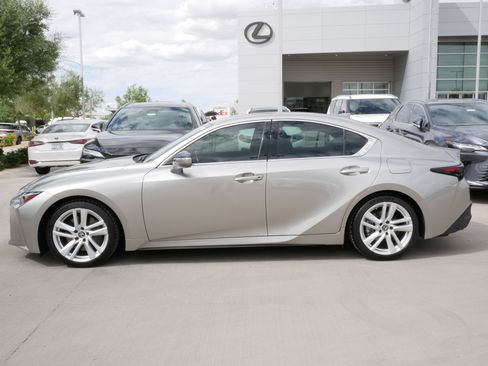 Certified 2021 Lexus IS 300 w/ Comfort Package image 3