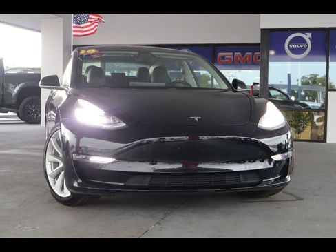 Used 2018 Tesla Model 3 Long Range RWD image 1