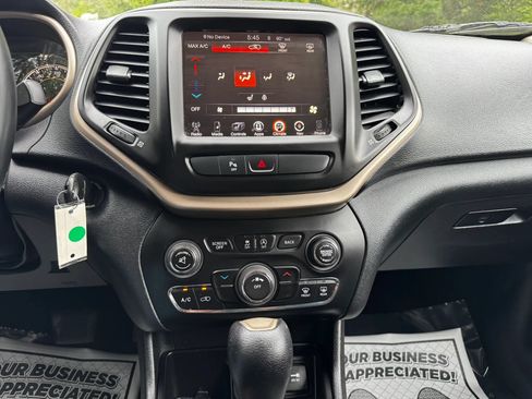 Used 2016 Jeep Cherokee Latitude w/ Safety/Convenience Group FWD image 21