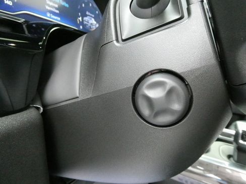 Certified 2025 Chevrolet Silverado 1500 LTZ w/ LTZ Premium Package image 27