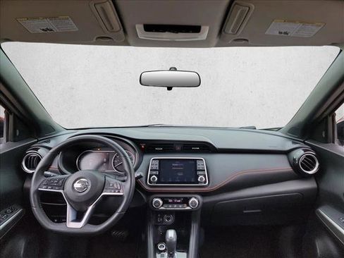 Used 2018 Nissan Kicks SR w/ Exterior Package FWD image 17