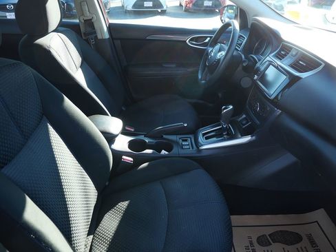 Used 2019 Nissan Sentra SR image 16