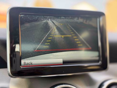 Used 2014 Mercedes-Benz CLA 250 image 28