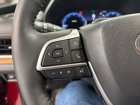 Used 2025 Toyota Grand Highlander AWD image 27