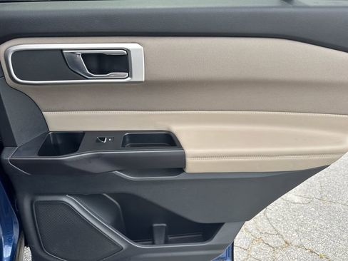Used 2020 Ford Explorer XLT RWD image 16