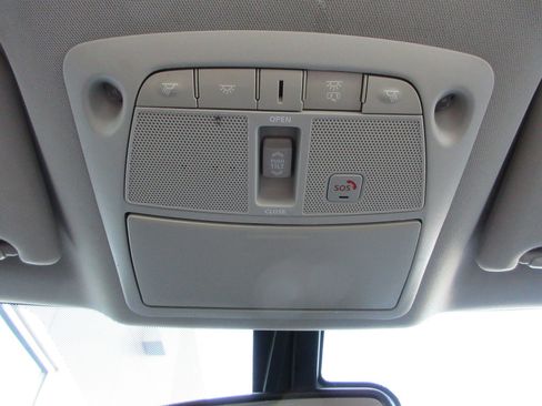 Used 2016 Nissan Maxima Platinum image 19