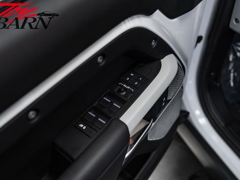 Used 2023 Land Rover Defender 130 SE AWD/4WD image 21