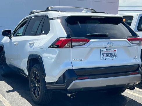 Used 2025 Toyota RAV4 SE AWD/4WD image 6