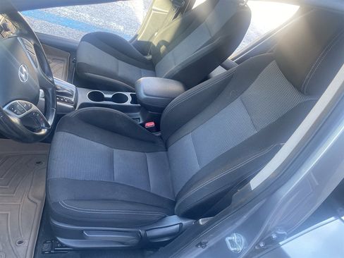 Used 2013 Hyundai Elantra GT w/ Touch & Go Pkg image 13