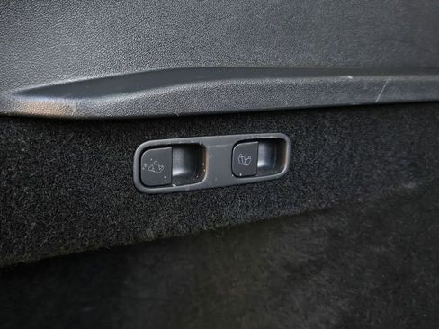 Used 2025 Tesla Model Y Long Range image 22