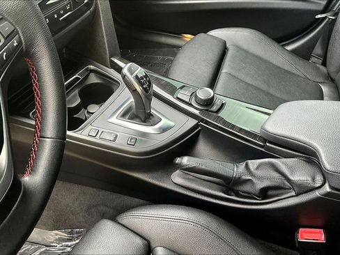 Used 2018 BMW 330i Sedan RWD image 16
