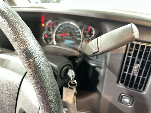 Used 2024 GMC Savana 2500 w/ Driver Convenience Package image 19