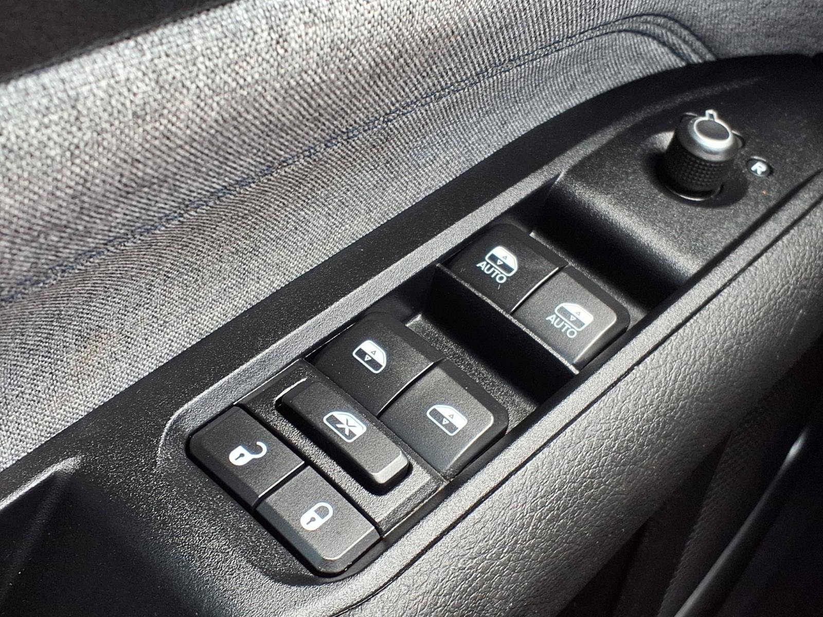Used 2022 Jeep Compass Latitude w/ Convenience Group FWD image 7