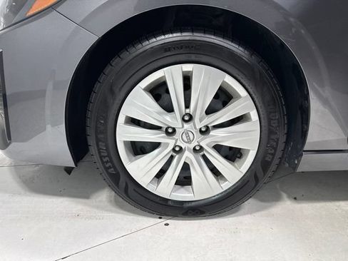 Used 2024 Nissan Sentra S FWD image 5