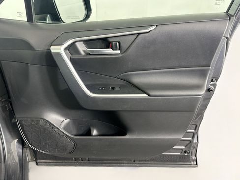Used 2023 Toyota RAV4 XLE FWD image 30
