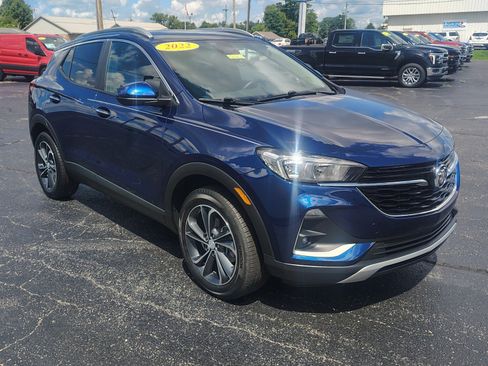 Used 2022 Buick Encore GX Select AWD/4WD image 3