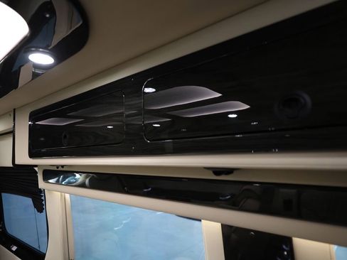Used 2024 Mercedes-Benz Sprinter 3500 image 40