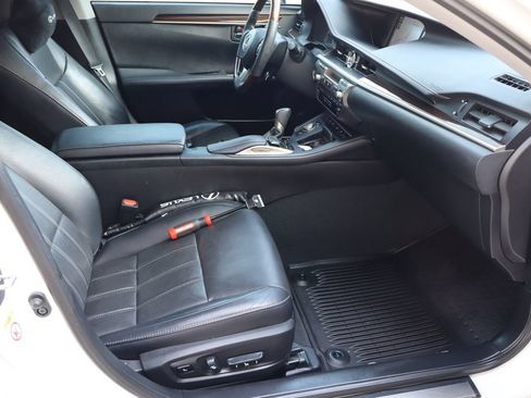 Used 2017 Lexus ES 350 w/ Luxury Package FWD image 17