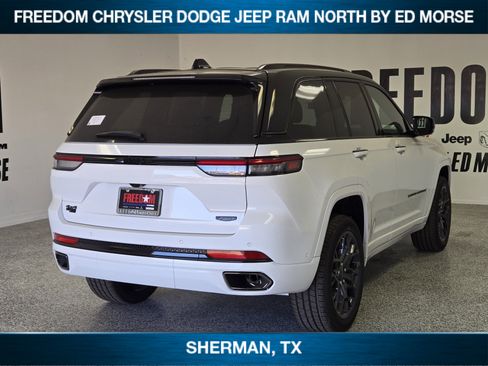 New 2025 Jeep Grand Cherokee Summit w/ Obsidian Package image 3