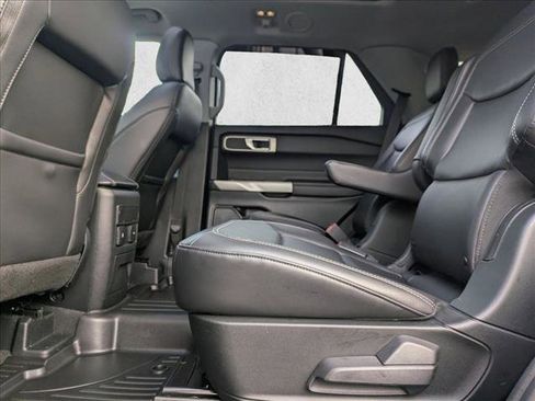 Used 2023 Ford Explorer XLT w/ Equipment Group 202A image 19