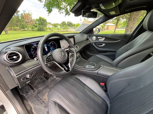 Used 2022 Mercedes-Benz E 350 4MATIC Sedan image 10
