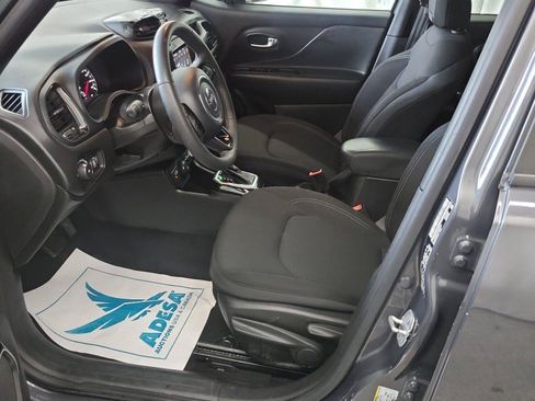 Used 2022 Jeep Renegade Altitude AWD/4WD image 3