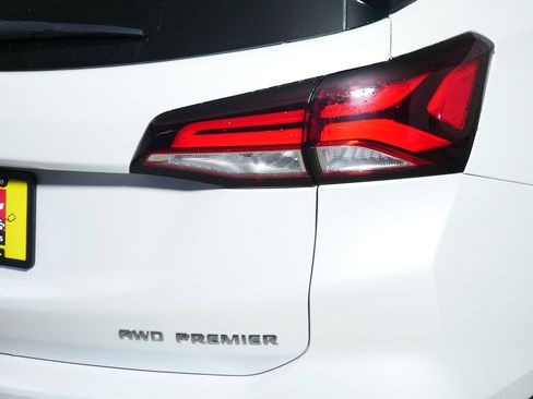 Used 2022 Chevrolet Equinox Premier image 17