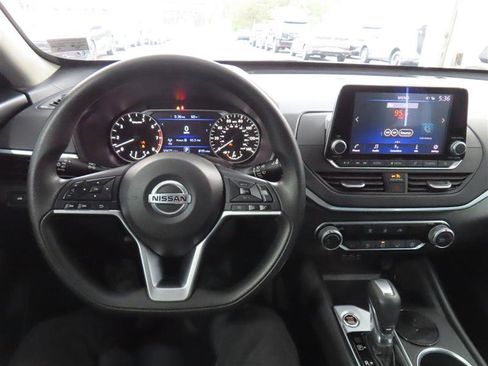 Used 2022 Nissan Altima 2.5 SV FWD image 21