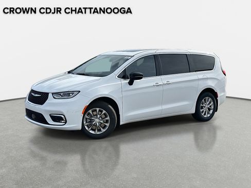 New 2026 Chrysler Pacifica Select image 1