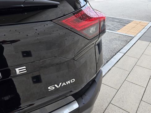 Used 2022 Nissan Rogue SV w/ SV Premium Package image 14